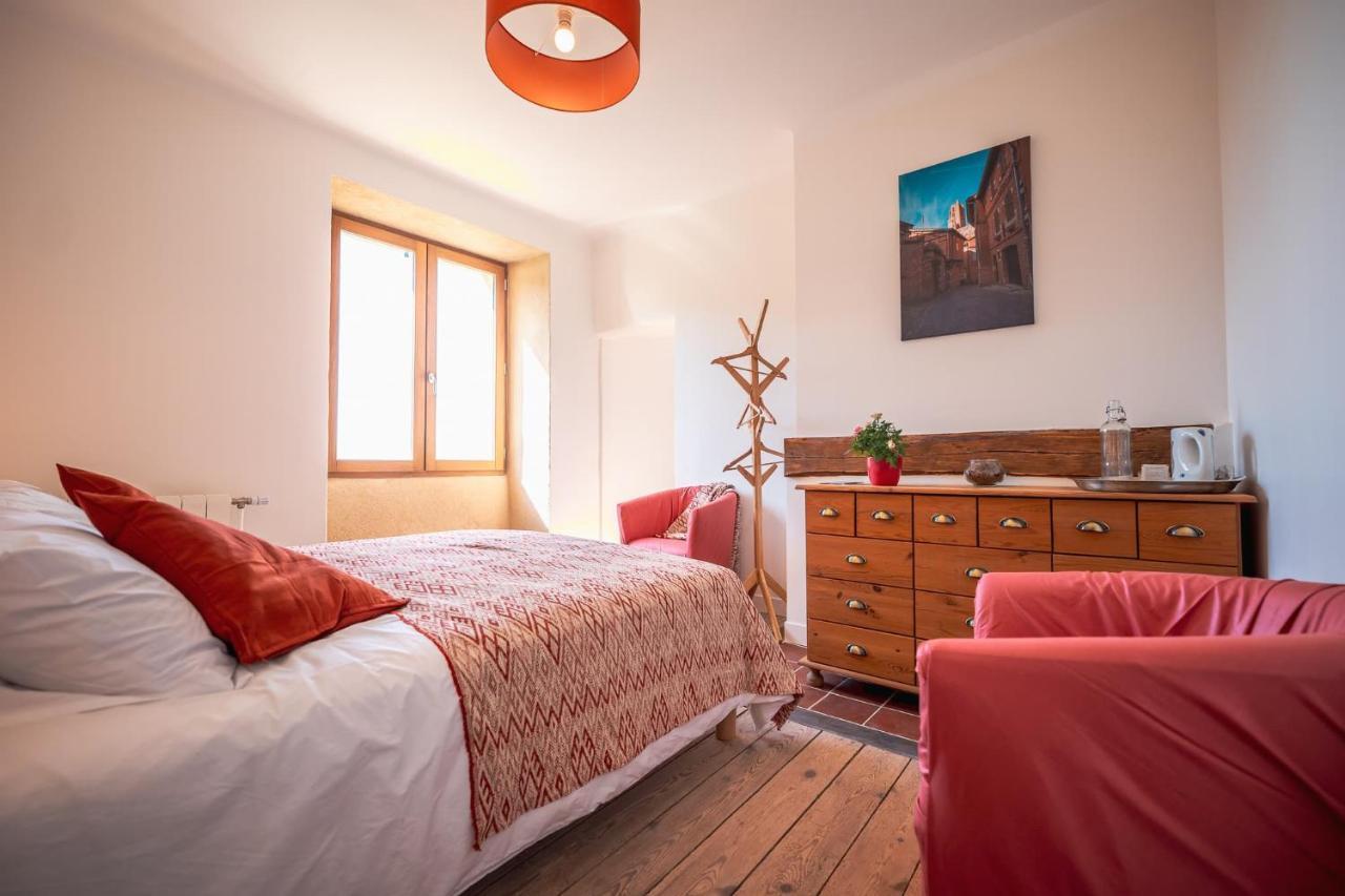 Chambres Et Table D'Hotes - Les Jardins De La Longagne Saussenac ภายนอก รูปภาพ