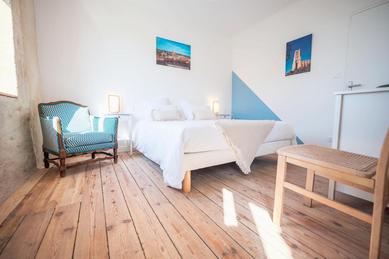 Chambres Et Table D'Hotes - Les Jardins De La Longagne Saussenac ภายนอก รูปภาพ
