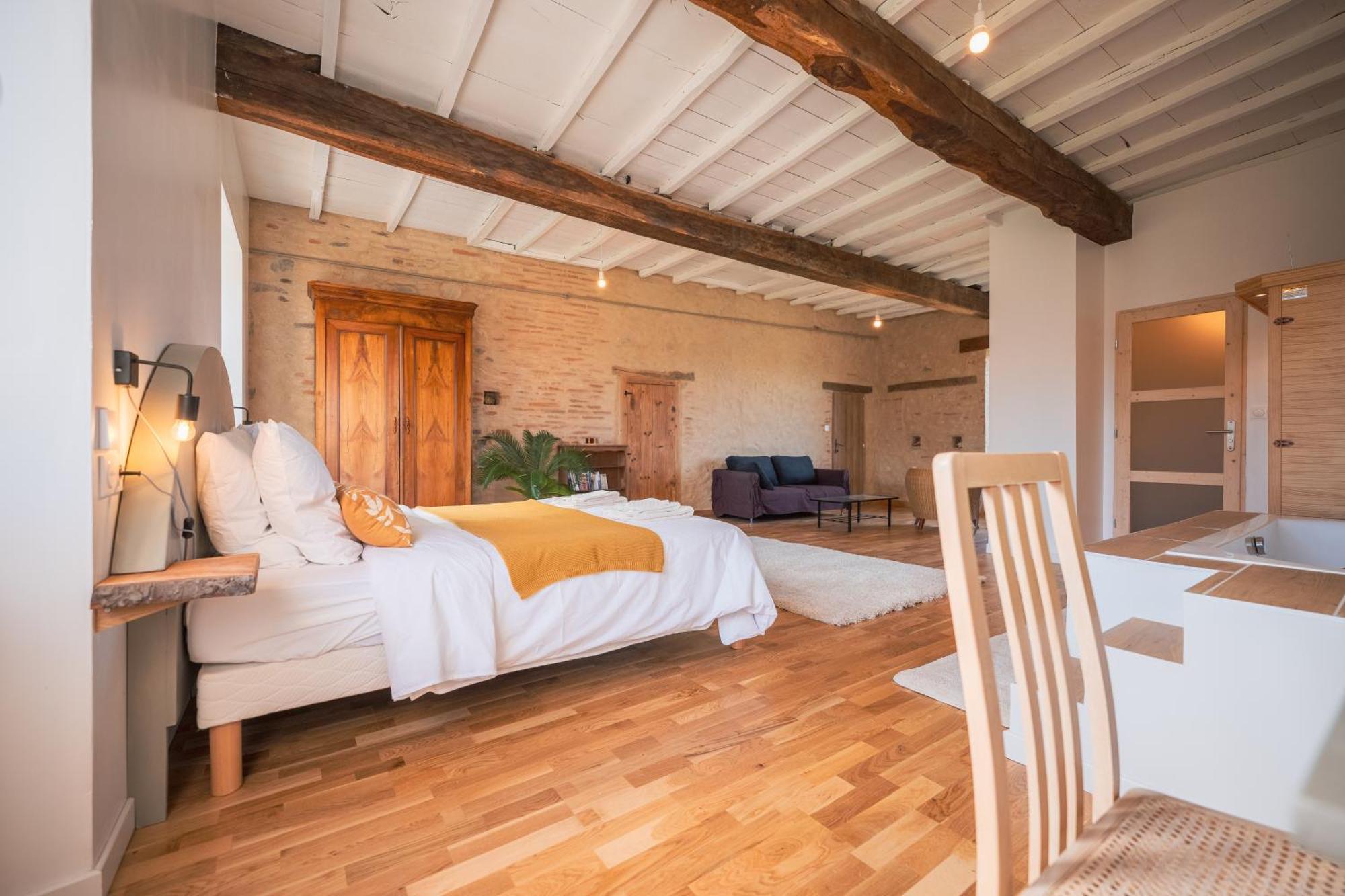 Chambres Et Table D'Hotes - Les Jardins De La Longagne Saussenac ภายนอก รูปภาพ